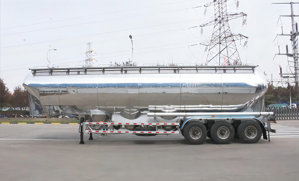 鋁合金立式粉罐半掛車(chē)的優(yōu)勢(shì)都有哪些？
