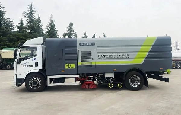 凌宇純電動(dòng)洗掃車(chē)的特點(diǎn)詳解！出色在哪？